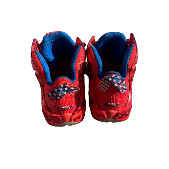 Nike Lebron 12 USA
Size 10.5
Has some wear but in great condition - Picture 5 of 9